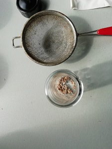 graine dans pot pour récolter les graines